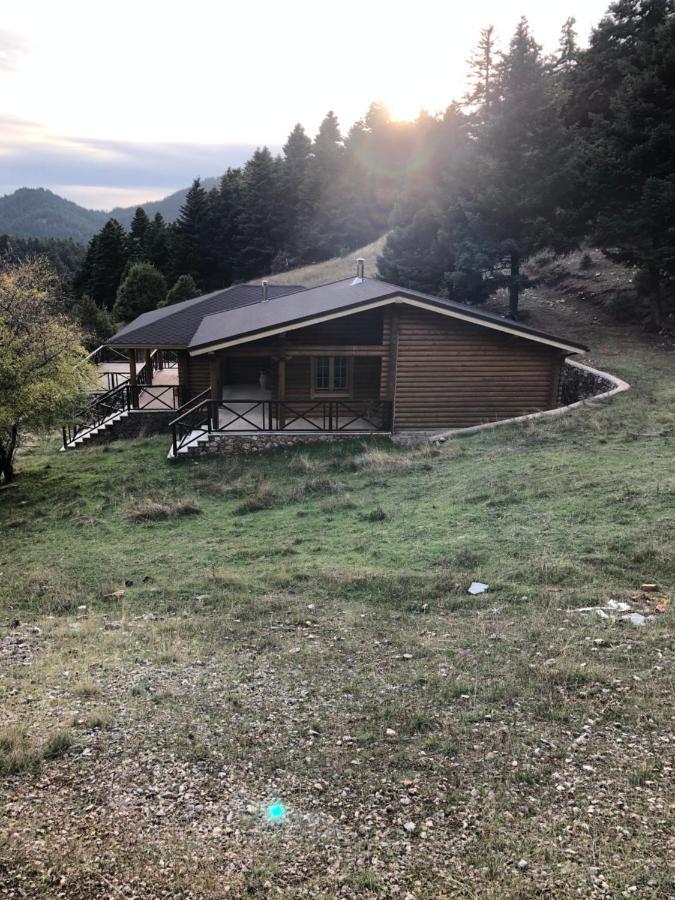 Shelter Villa Калаврита Екстериор снимка