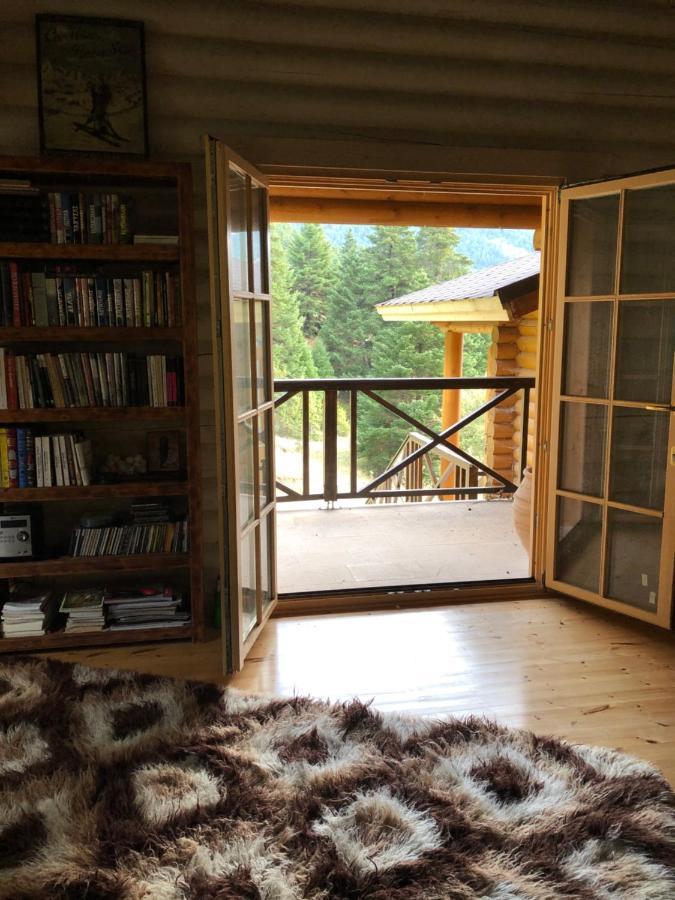 Shelter Villa Калаврита Екстериор снимка