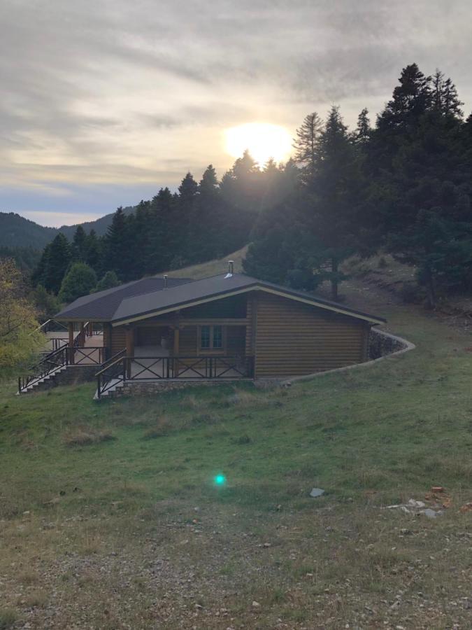 Shelter Villa Калаврита Екстериор снимка