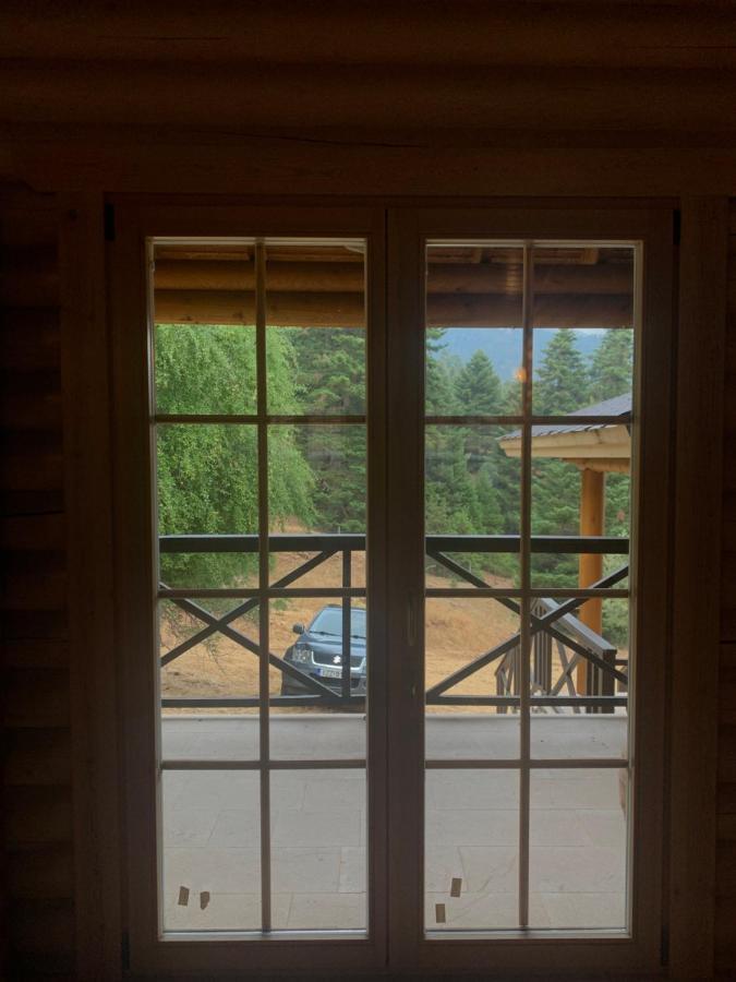 Shelter Villa Калаврита Екстериор снимка