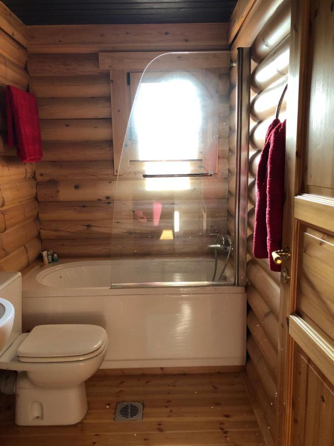 Shelter Villa Калаврита Екстериор снимка